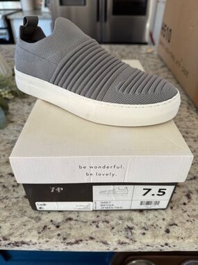 Grey Slip-On Knit Sneaker - 7.5
